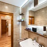 Luxury Biochalet Charles Apartment *
