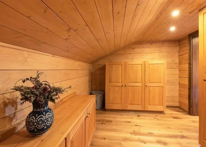 Luxury Biochalet Charles